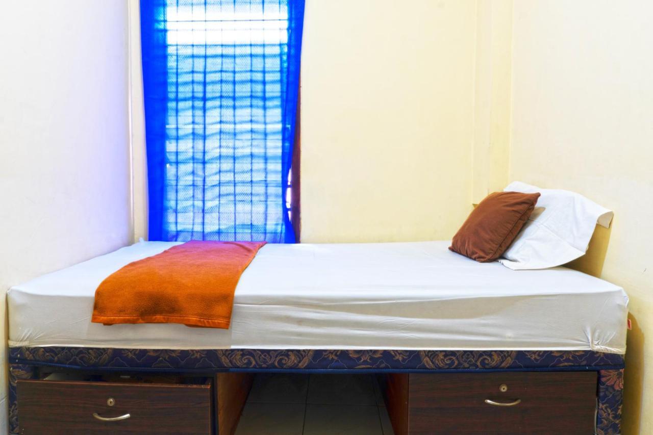 Salihara Kost Hotell Jakarta Exteriör bild